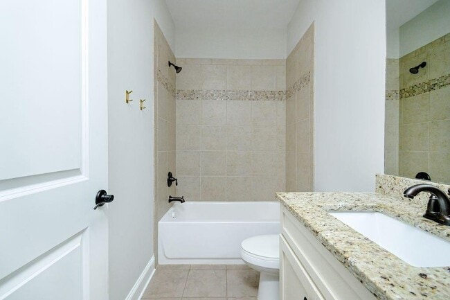 Building Photo - 1265 Linden Ct