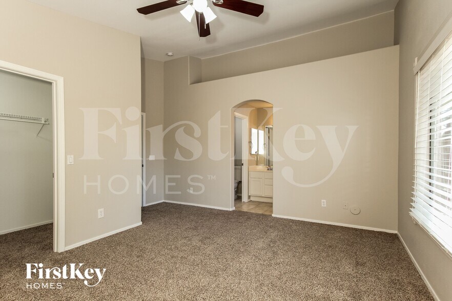 Building Photo - 7225 W Blackhawk Dr