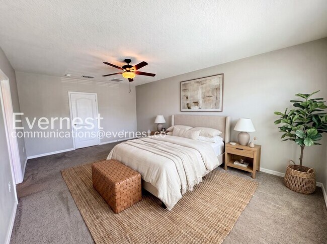 Building Photo - Limited Time Special Offer / 5 Bed/3 Bath Home with Garage / Pet-Friendly / Vouchers Accepted / A...