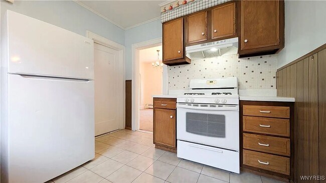 Building Photo - 95 Rand Ave