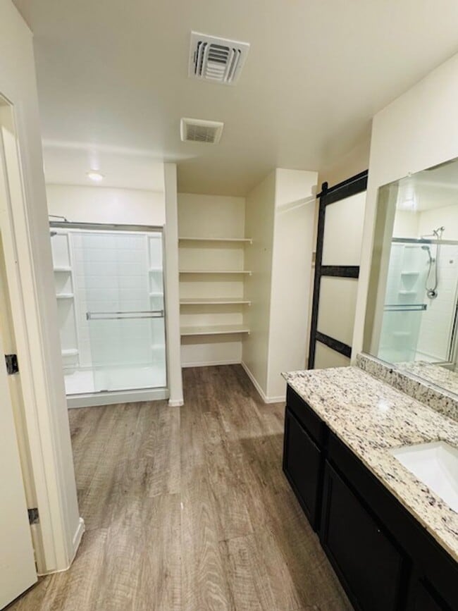 Building Photo - Northwest/ Marana- 5 Bedroom/ 3 Bathroom h...