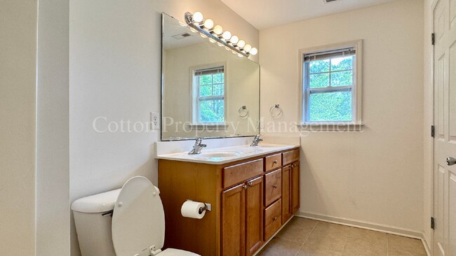 Building Photo - 3 BD//2 BA Condo / Tidal Oaks Community / 2nd Floor Unit / $1,500 per month / No Pets