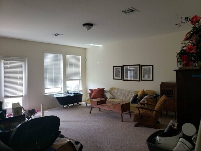 Family room - 1824 Bayland St
