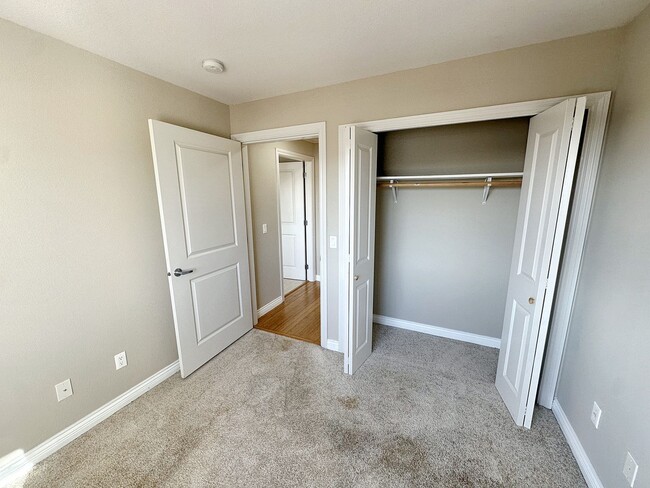 Building Photo - One Month Free - Spacious 2-Bed, 2-Bath Ap...