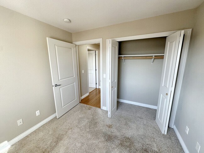 Building Photo - One Month Free - Spacious 2-Bed, 2-Bath Apartment in San Leandro