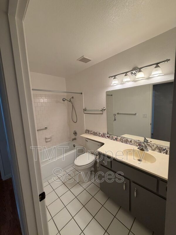 Building Photo - 7457 Windbridge Dr