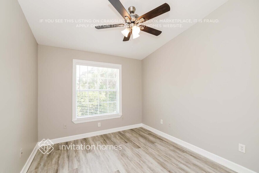 Building Photo - 180 Carol Susan Ln