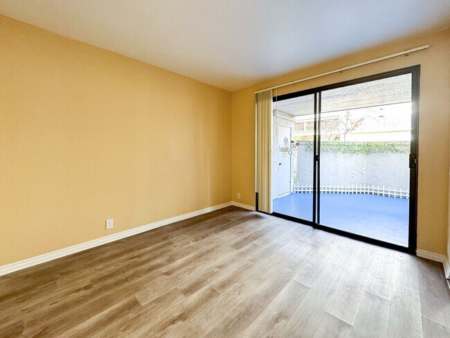Building Photo - 2236 River Run Dr