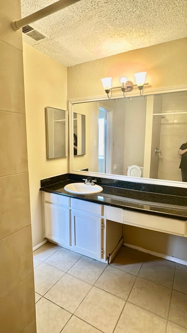 Building Photo - 21918 Pearl Lake Dr