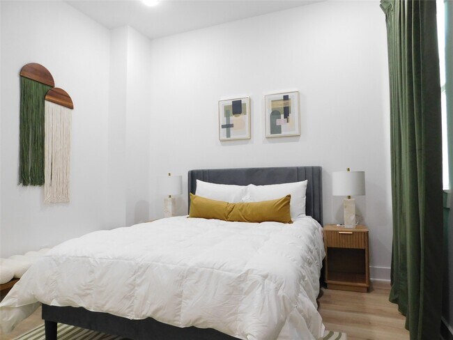 Building Photo - 3460 Bremond St