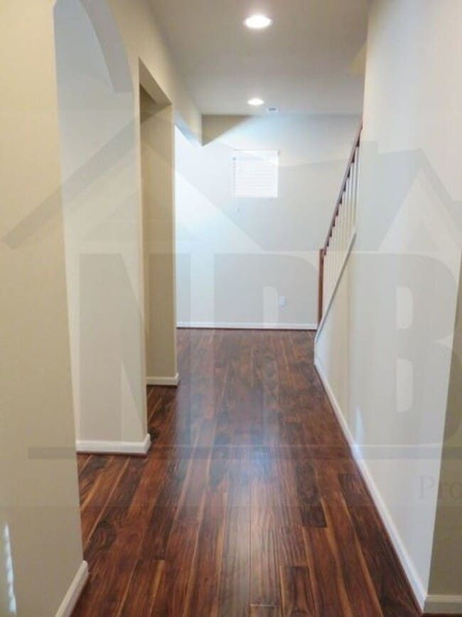 Building Photo - Gorgeous 4 Bedroom home located in Puyallup!