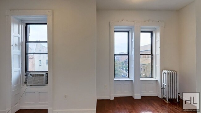 Building Photo - Spacious Clinton Hill 2-Bed 1-Bath / Great...