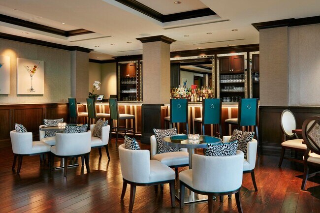 Building Photo - 8988 Lakes Blvd