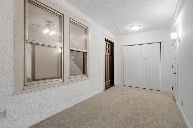 Building Photo - 1826 Franklin Ave SE