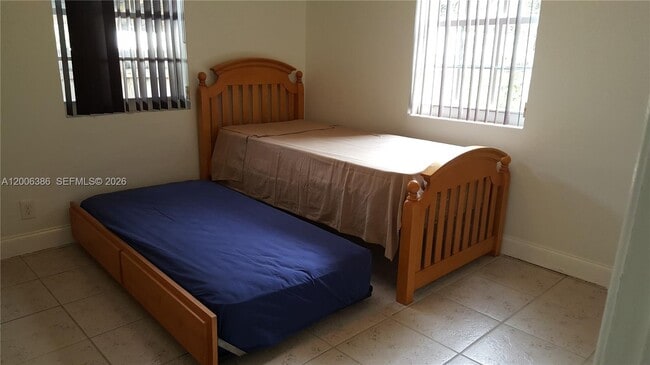 Building Photo - 2826 Monroe St