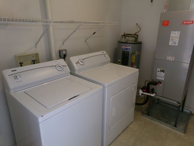 Building Photo - Country Club and Peace Haven Area