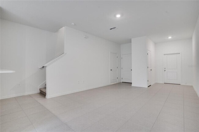 Building Photo - 212 27th St SE