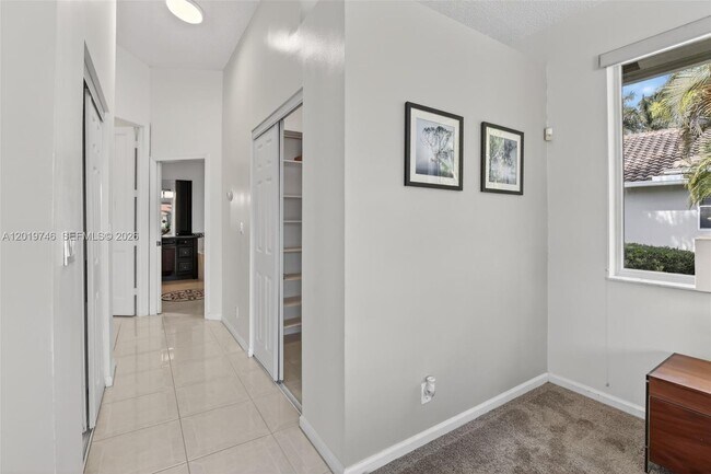 Building Photo - 2922 Medinah