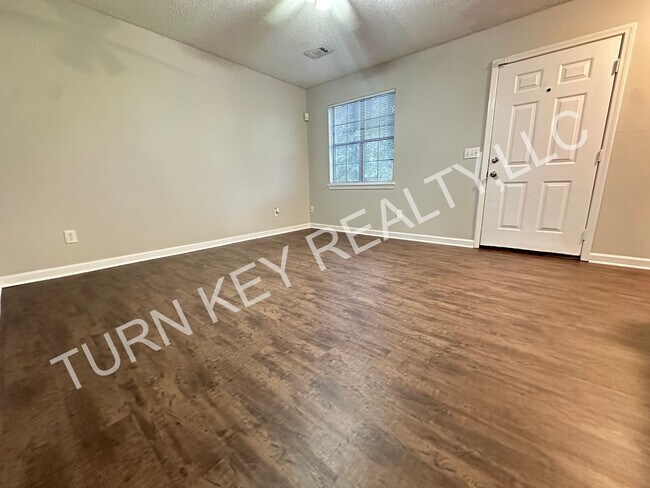 Building Photo - Townhome for rent in Grayson Valley