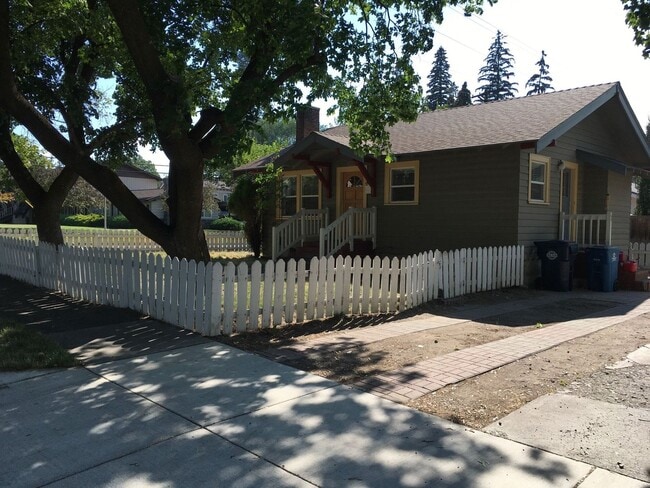 Building Photo - 1603 NW 2nd St