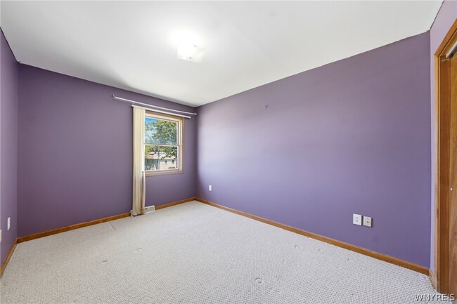 Building Photo - 555 Lakeview Ave
