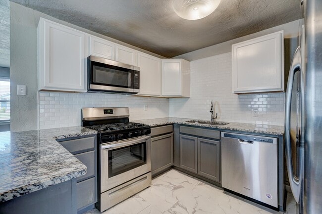 Building Photo - 712 Dakota St