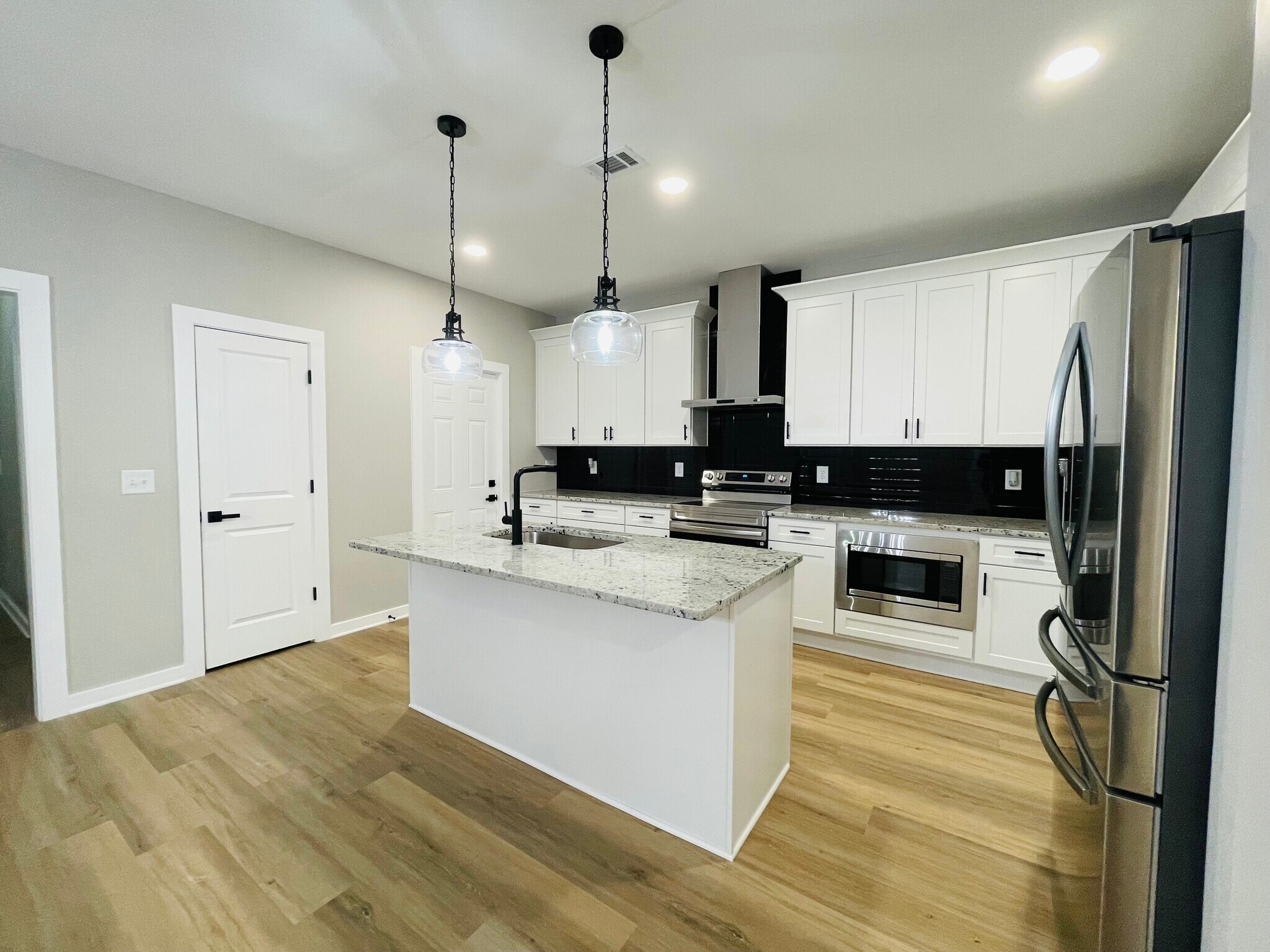 Building Photo - 3189 Jackson St