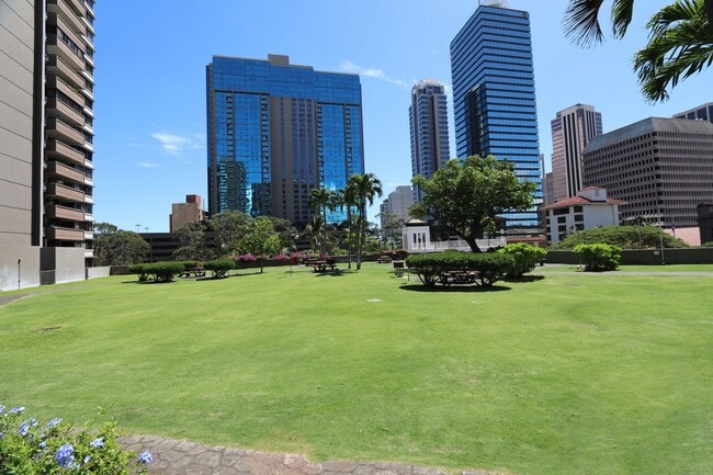Building Photo - 1 Bedroom unit located in Kukui Plaza