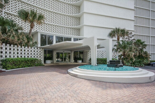 Building Photo - 2780 S Ocean Blvd
