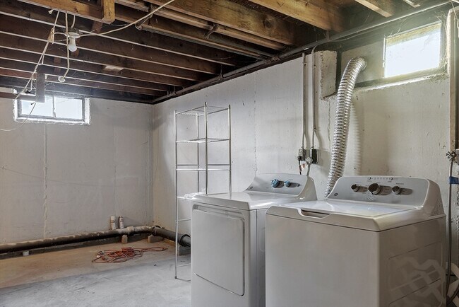 Building Photo - 31 Marion Rd