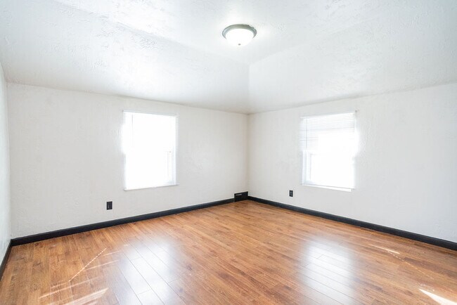 Building Photo - 1309 S Gary Dr