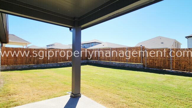 Building Photo - 417 Stagg St