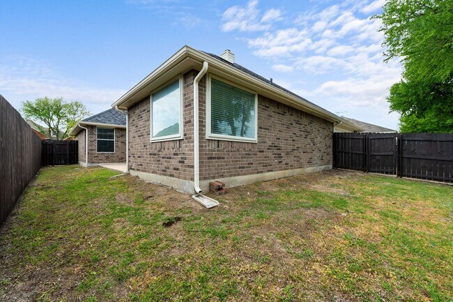 Building Photo - 3205 Hamlett Ln