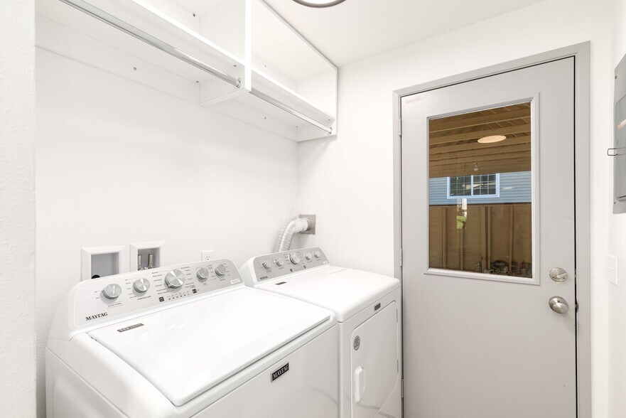 Building Photo - 11334 3rd Ave NE