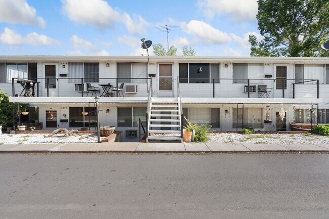Building Photo - 2523 N Garfield Ave
