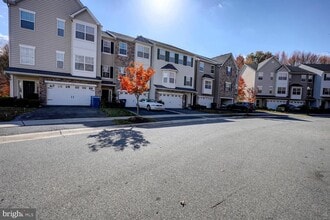 Building Photo - 536 Van Dyke Cir