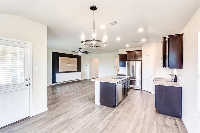 Building Photo - 107 Reagor Dr