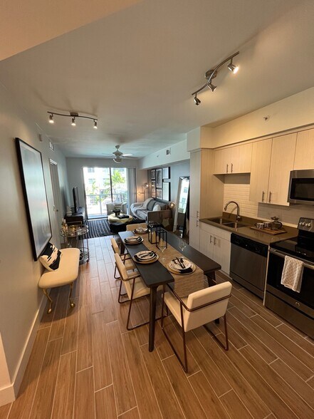 Building Photo - 2523 NE 183rd St