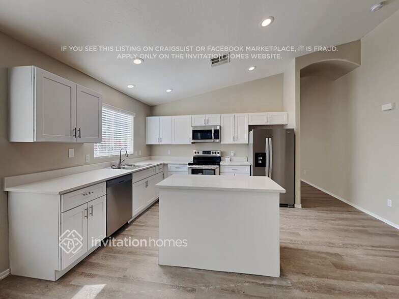 Building Photo - 13383 W Watson Ln