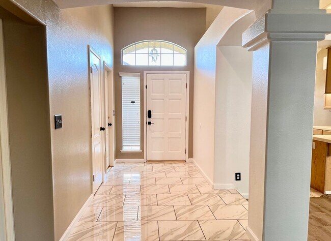 Building Photo - $500 MOVE IN BONUS, $2,350 Shields & Clovis 3 Bed - Judy Ave, Clovis / Swimming Pool