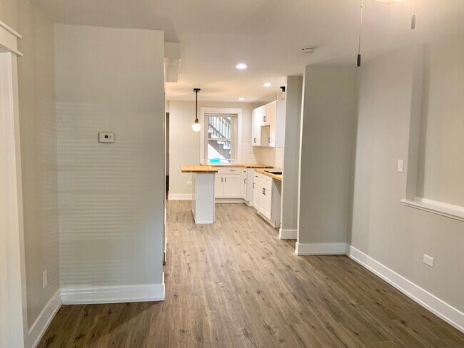 Building Photo - 1943 N Winchester Ave