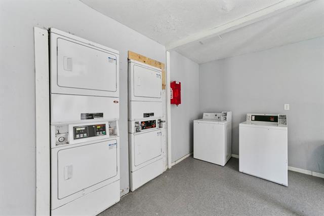 Building Photo - 1407 15th Pl