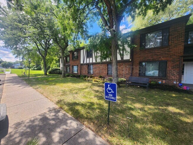 Building Photo - 2519 Culver Rd