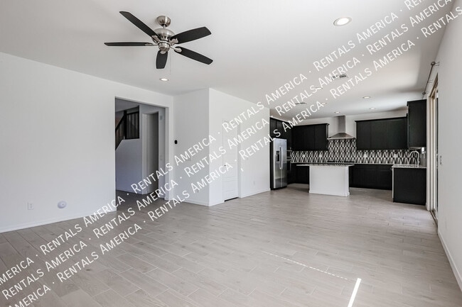 Building Photo - 5509 N 108th Ave