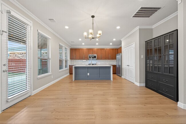 Building Photo - 5922 River Timber Trl