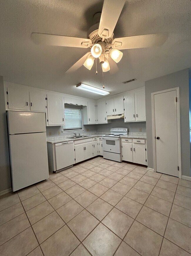 Building Photo - Fairfield Estates, Enterprise, AL