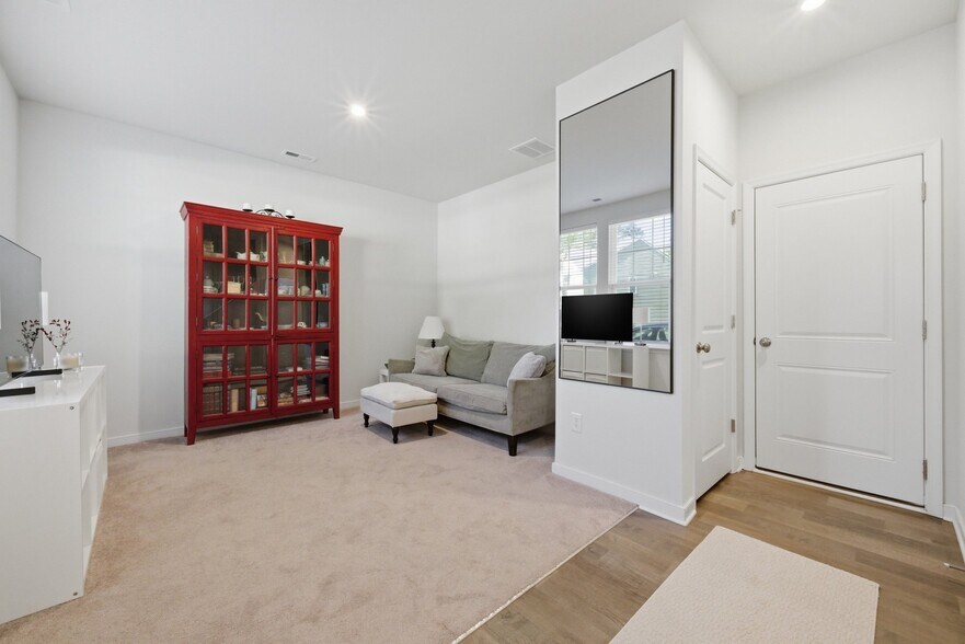 Building Photo - 4019 Grand Reserve Ln