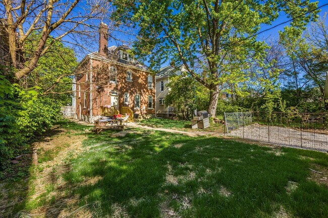 Building Photo - 1638 N 4th St