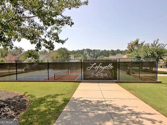 Building Photo - 155 Colonial Ct
