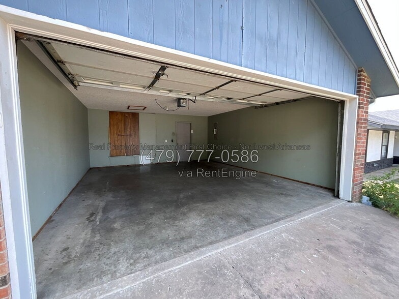 Building Photo - 1706 S F St